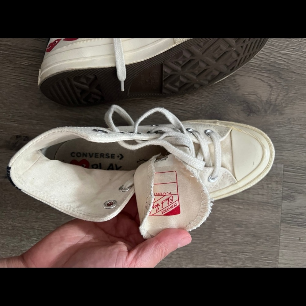Comme des Garcons PLAY White and Red Sneakers - Picture 4 of 9